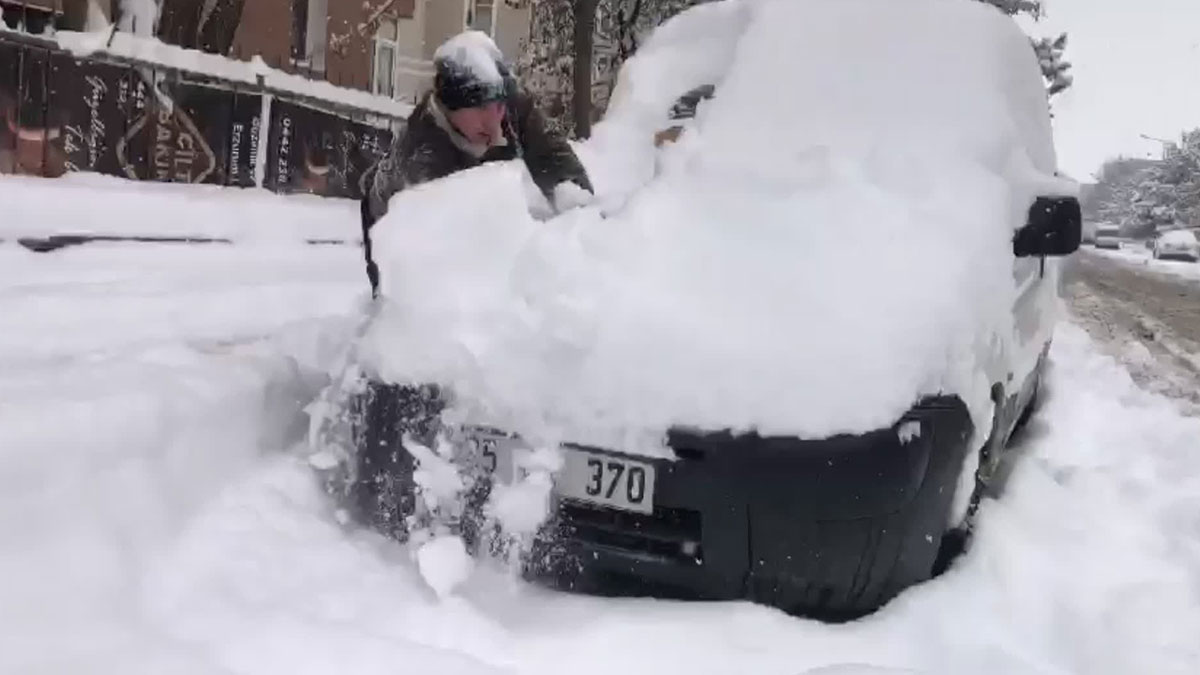 Erzurum'da 1133 yerleşim yerine ulaşılamıyor