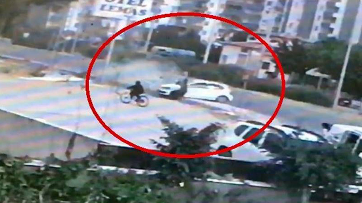 Kaldırımda yürüyen kadını arabayla böyle öldürdü! Feci kaza anbean kamerada