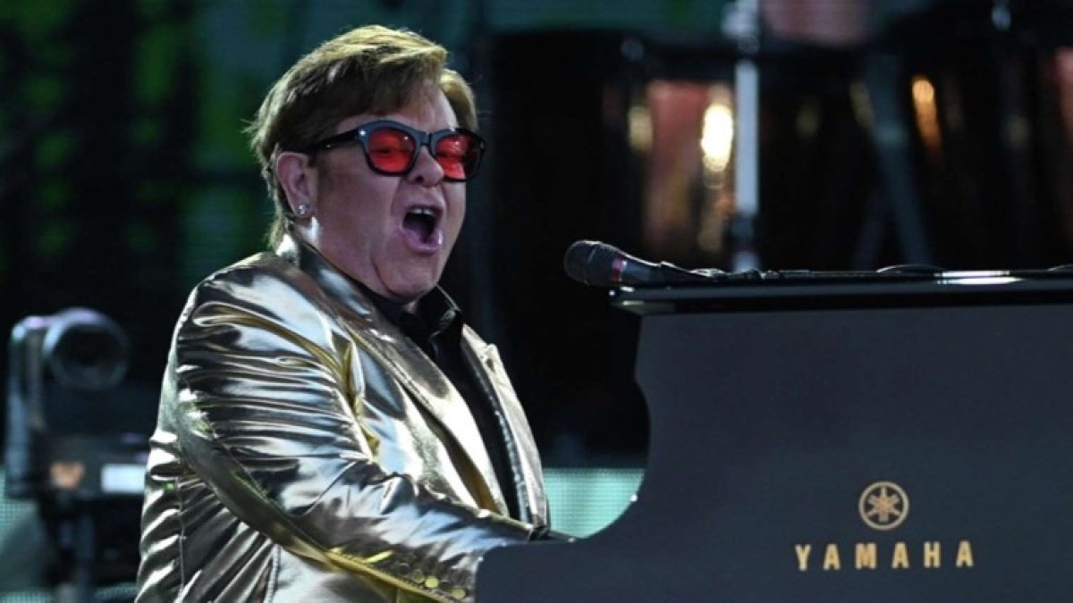 Elton John, sağ gözünü kaybettikten sonra yaşadıklarını anlattı