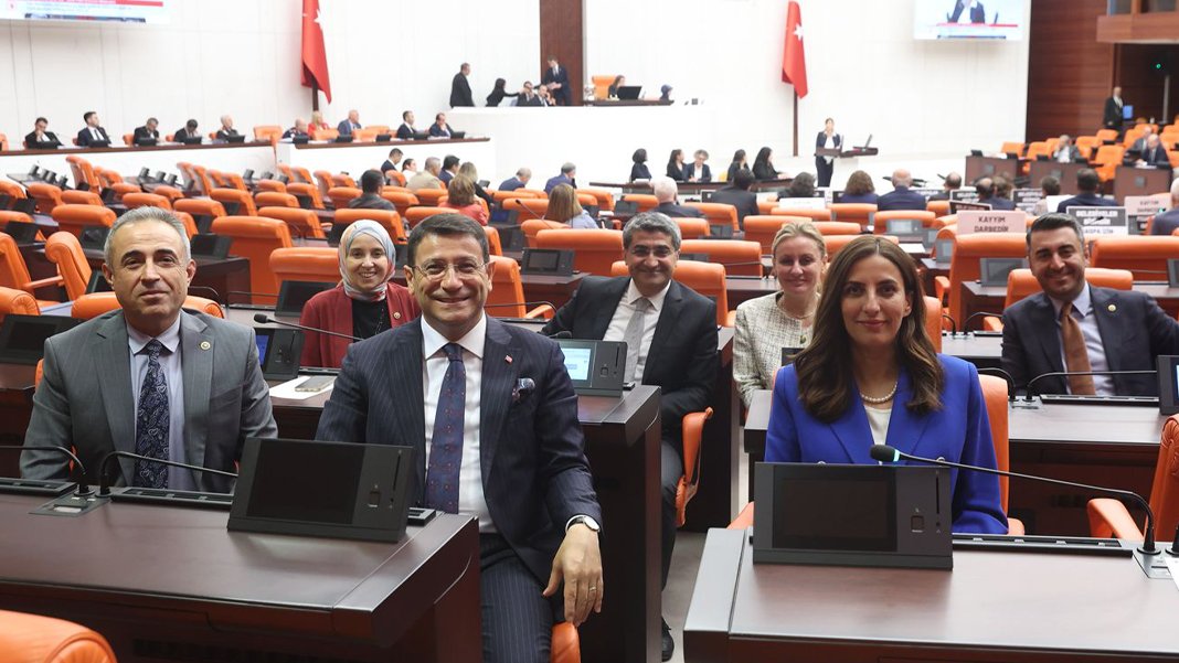 DEVA Partili vekillerden mülakatta elenen öğretmenler için kanun teklifi: Geçmişte AK Parti’nin kullandığı yöntemi öneriyoruz