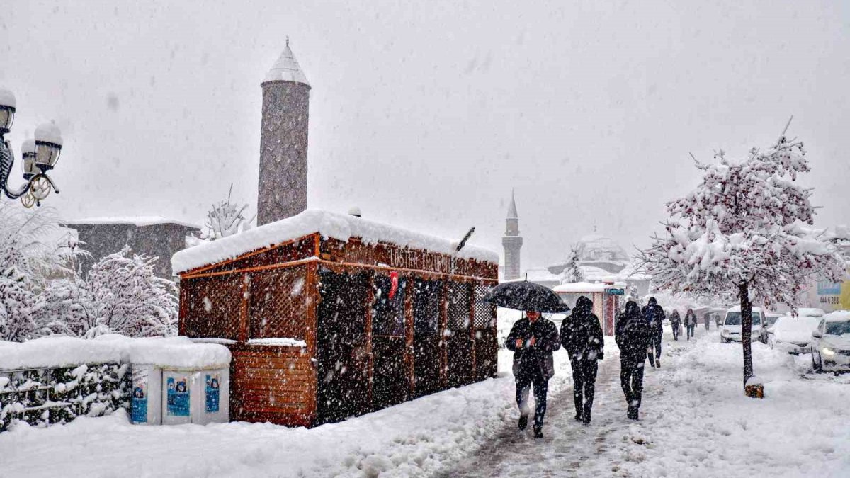 O ilde termometreler eksi 17'yi gösterdi! Türkiye'nin en soğuk yeri
