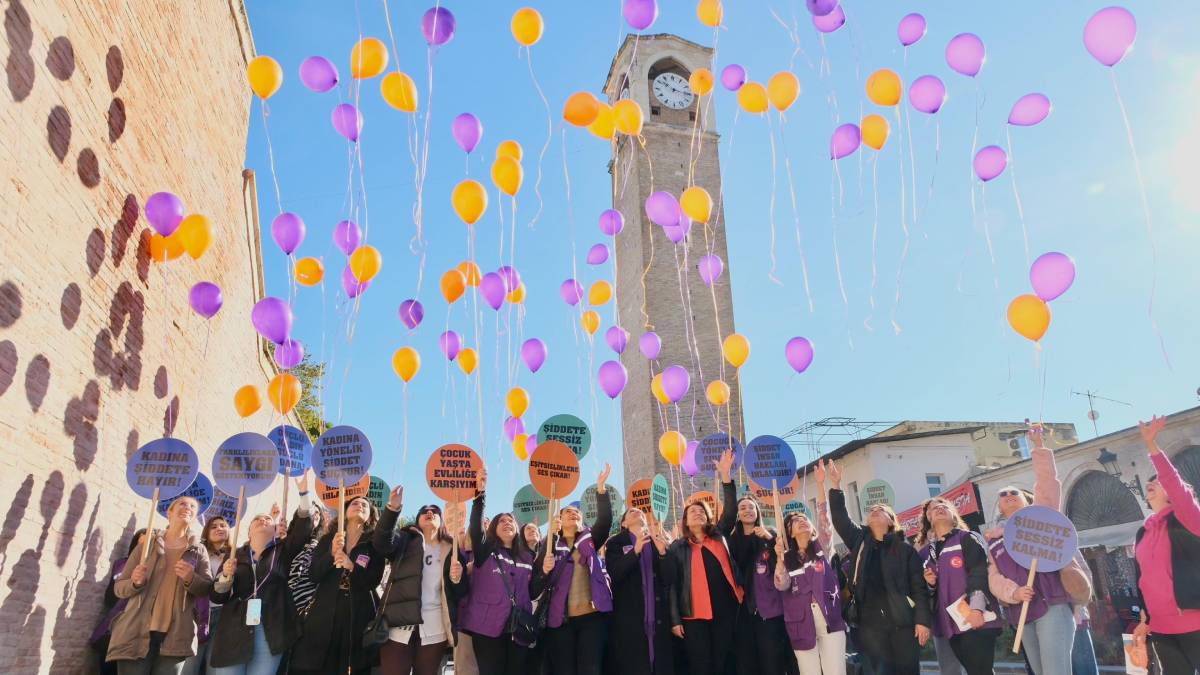 Adana’da kadına yönelik şiddete karşı mücadele yoğun şekilde sürüyor