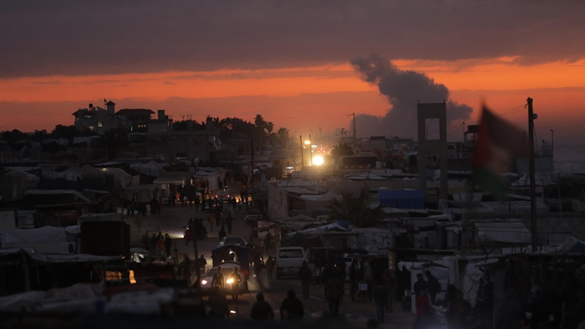 İsrail ordusu Gazze'de bir eve saldırdı, 7 kişi öldü