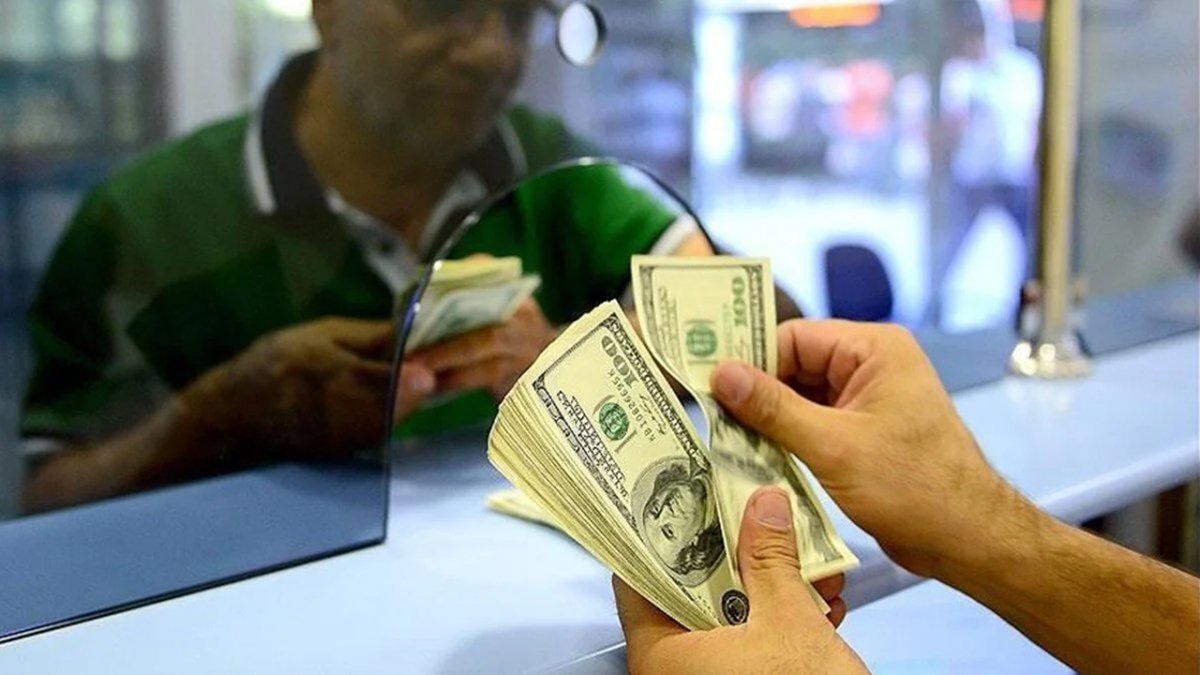 Kapalıçarşı'da sahte banknot iddiası! 50 ve 100 dolar alımı durduruldu