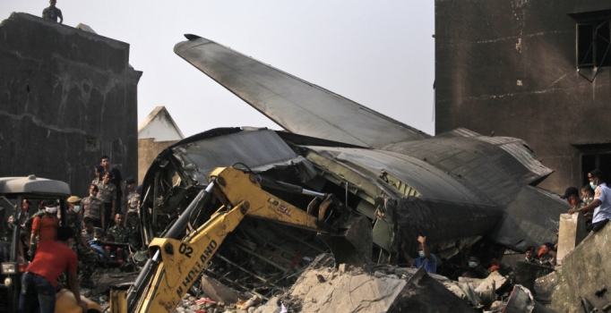 Düşen Rus uçağından insan sesleri geliyor