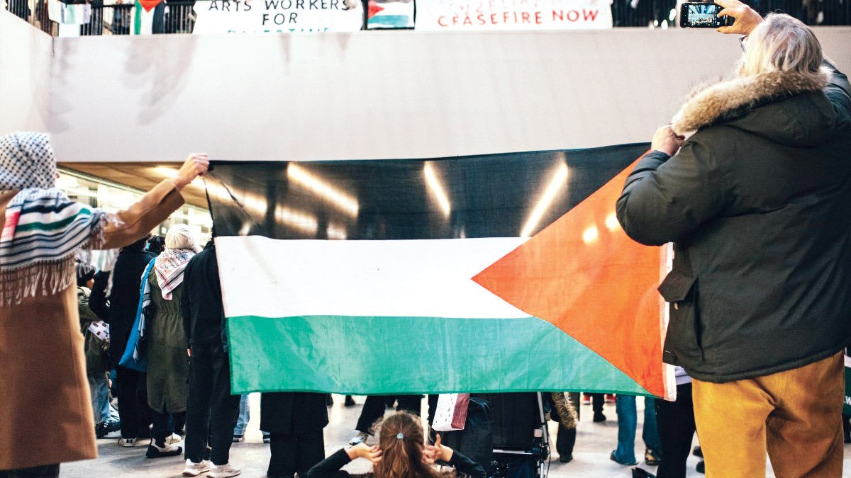 Sanatçılardan Tate Modern’e ‘soykırıma ortak olma’ çağrısı