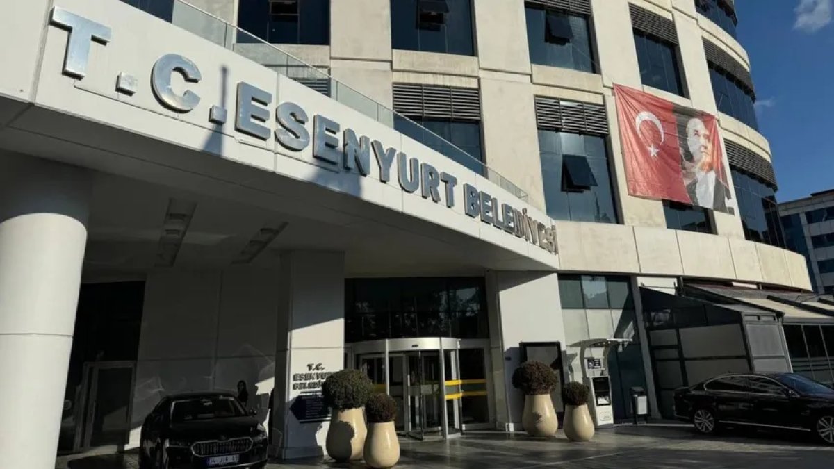 Esenyurt Belediyesi'nde tasfiye süreci devam ediyor: Kayyım, başkan yardımcısına soruşturma başlattı