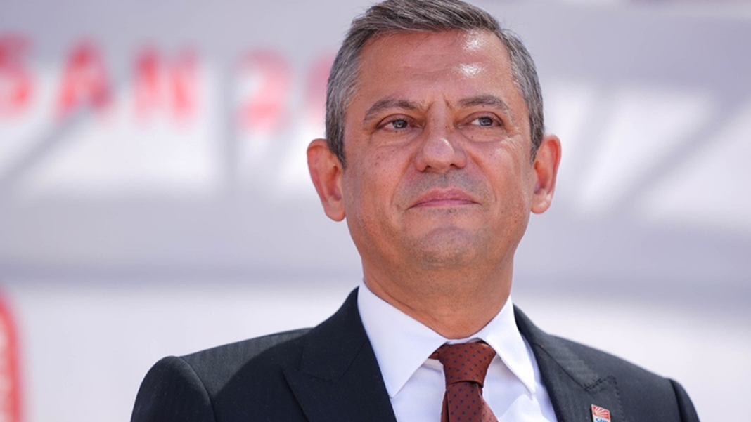 Özel’den ‘AK Parti gerginlikten besleniyor’ açıklaması: İktidar, muhalefet olmaya hazırlanıyor