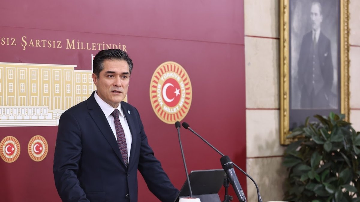 Kavuncu'dan Kurum'a: Deprem konutlarını teslim etsin