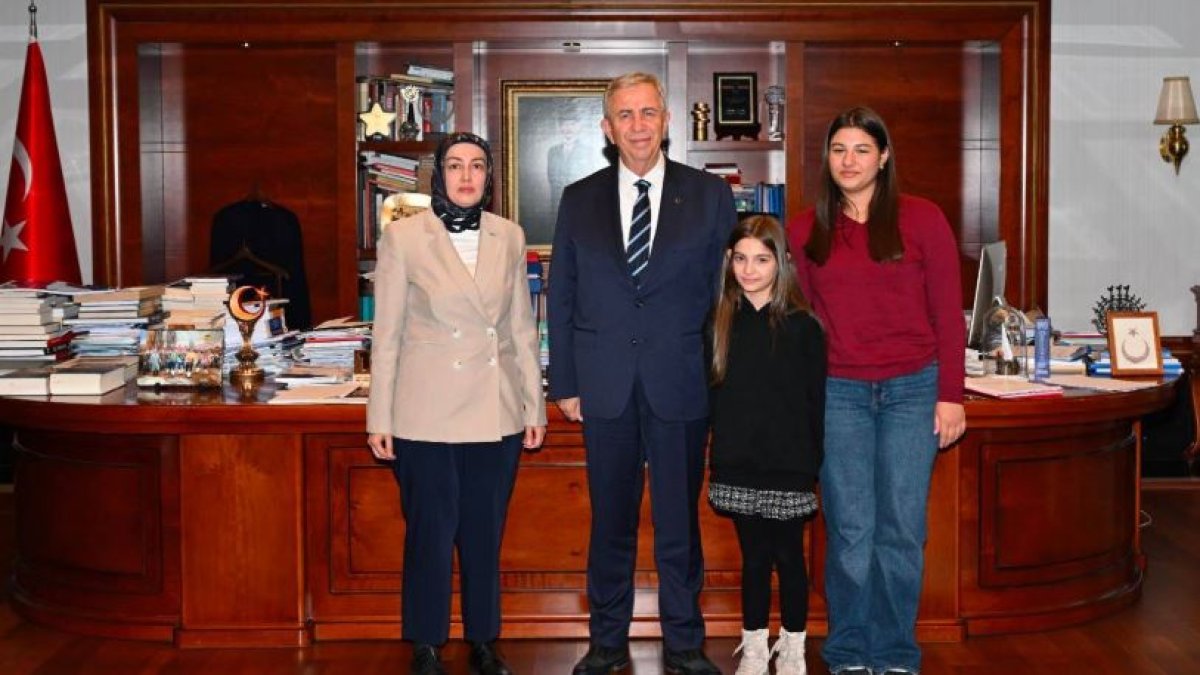 Ayşe Ateş'ten Mansur Yavaş'a ziyaret: Bilinen bilinmeyen bütün iyilikleri için teşekkür ederim
