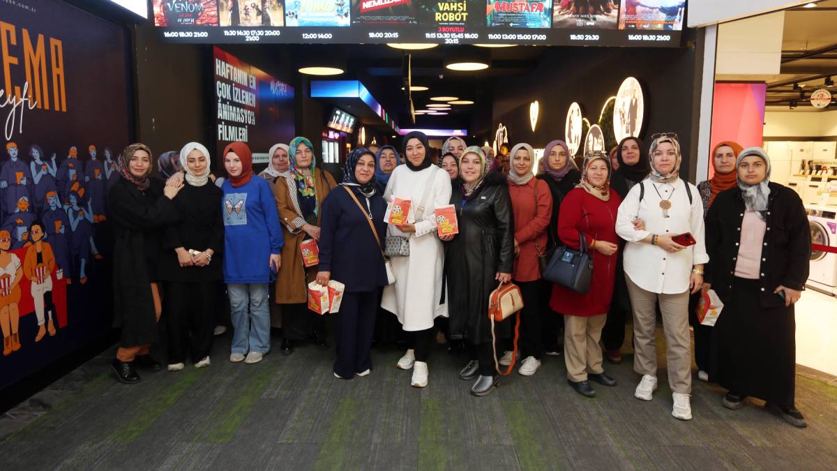 YENİMEK’li kursiyerler “Bir Cumhuriyet Şarkısı” filmini izledi