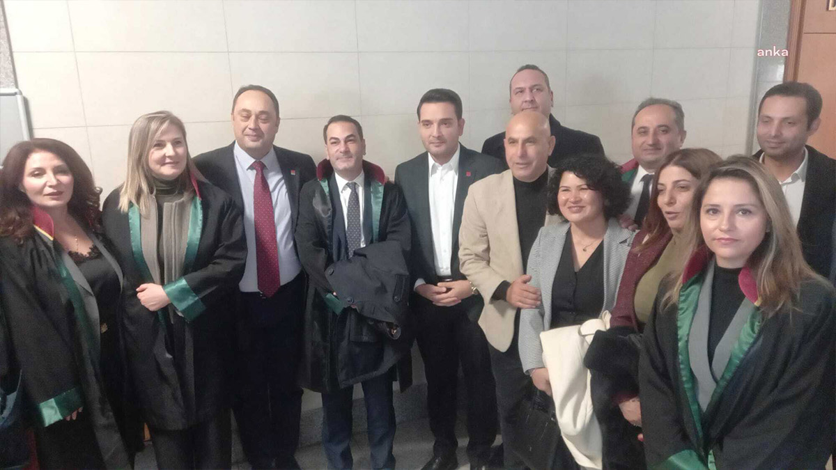 Avukatlar, CHP İstanbul İl Başkanlığı binası davasının durdurulmasını istedi