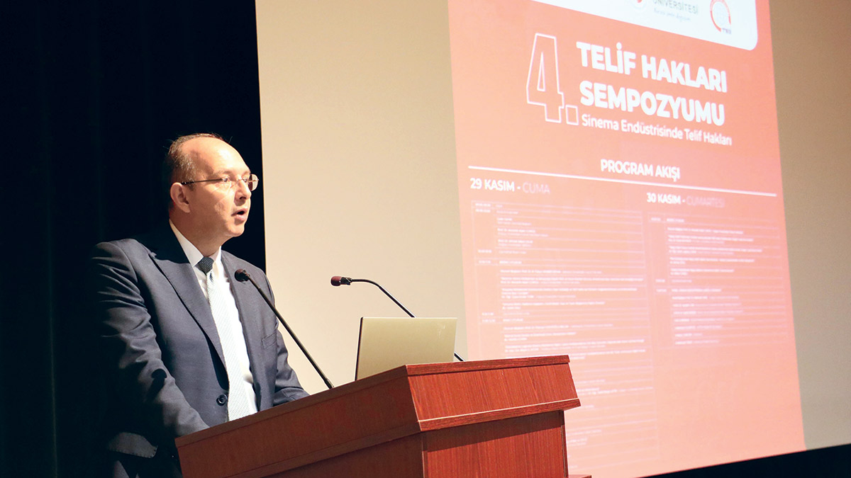 ‘Telif kanunu her tarafından patlıyor’