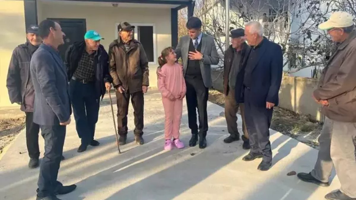 Küçükdoğanca'dan ilginç bir hikaye: Köyün tek çocuğu olan Ayça'nın arkadaşları, yaşlı dedeler oldu