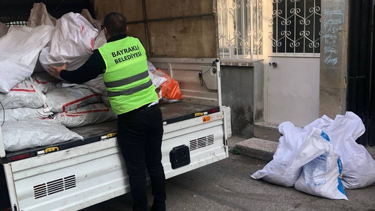 Bayraklı Belediyesinden yakacak desteği