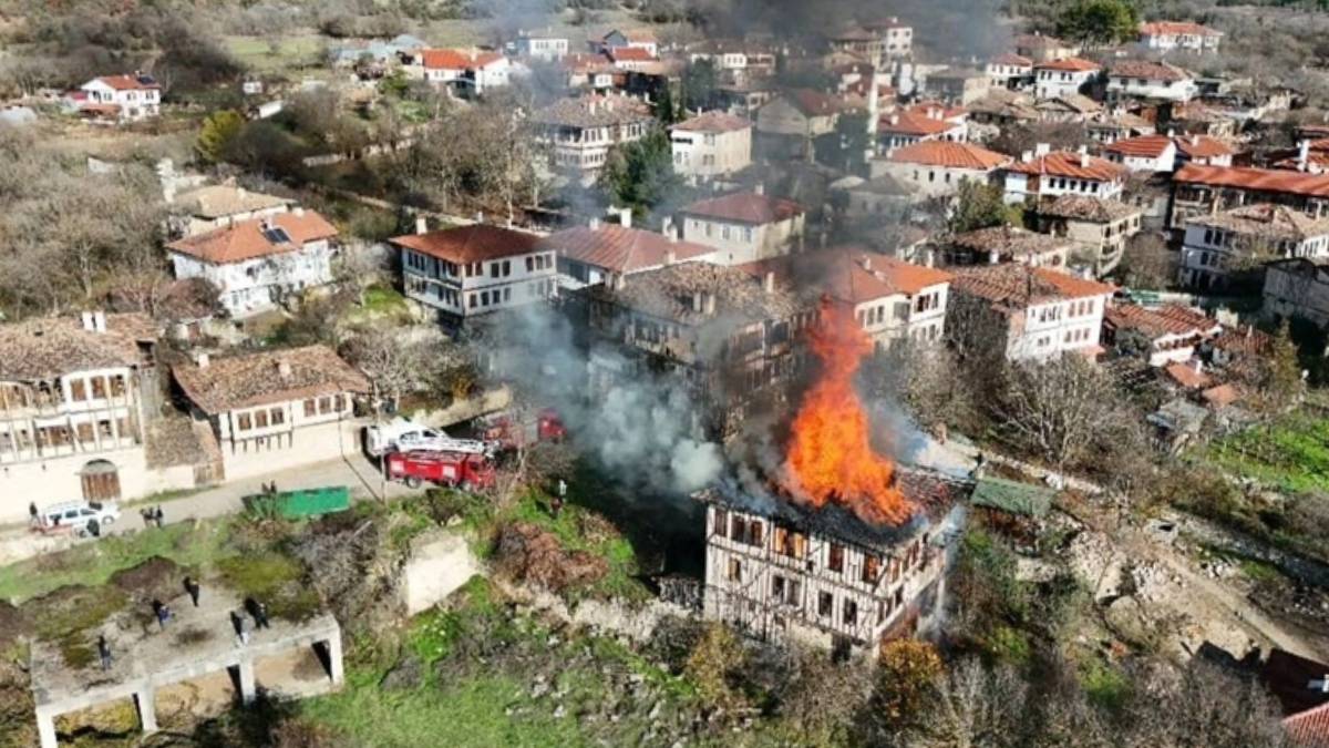 350 yıllık tarihi konakta yangın