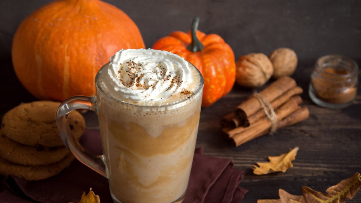 Kızıl Goncalar'da adını duymuştuk! Meşhur kahve Pumpkin Spice Latte nasıl yapılır? Deneyen bayılıyor