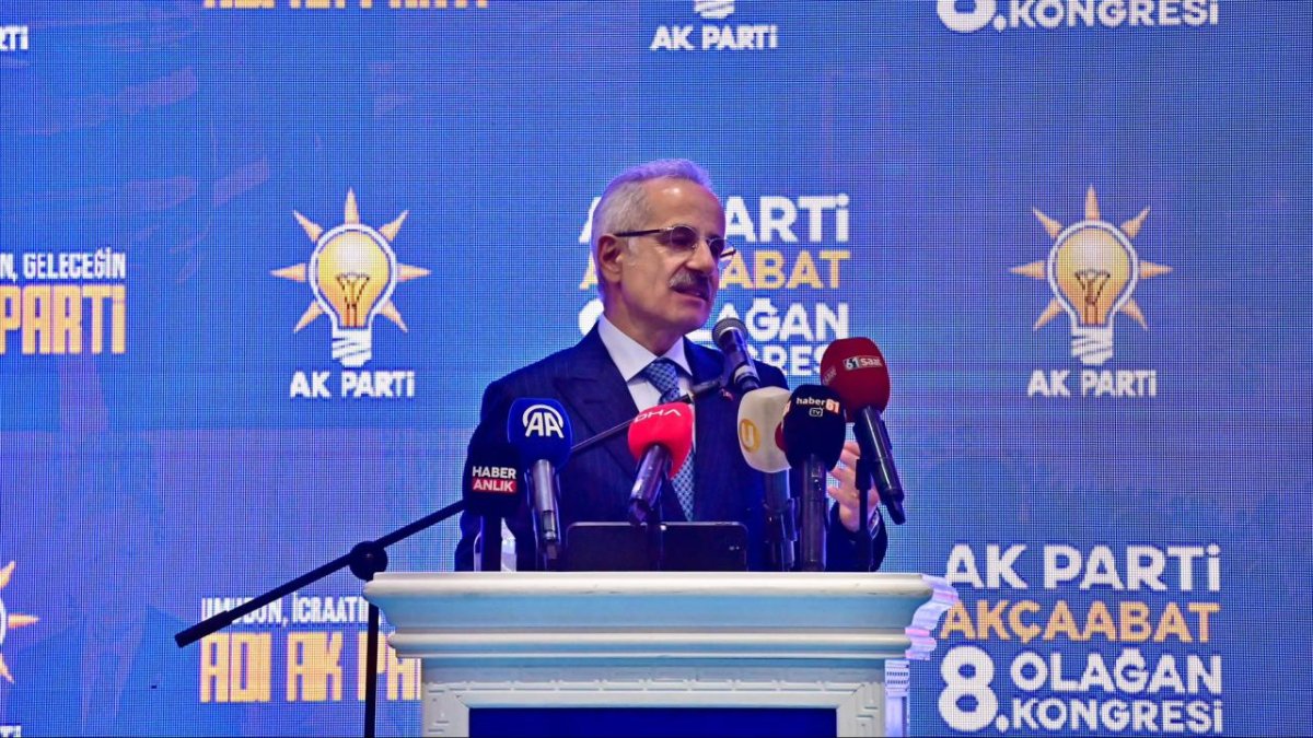 Bakan Uraloğlu: Samsun-Sarp demiryolu 10 milyon kişiye hizmet edecek