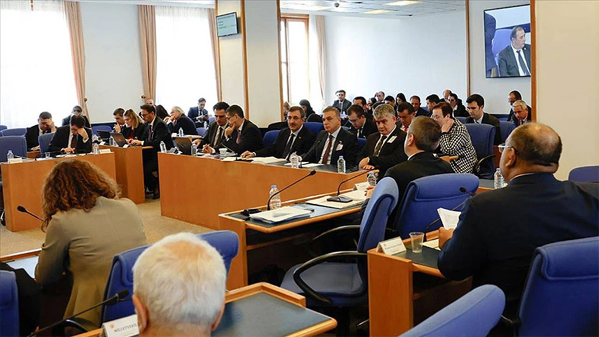 Plan ve Bütçe Komisyonu'nda muhalefetin tüm önergelerine "gerekçesiz" ret!