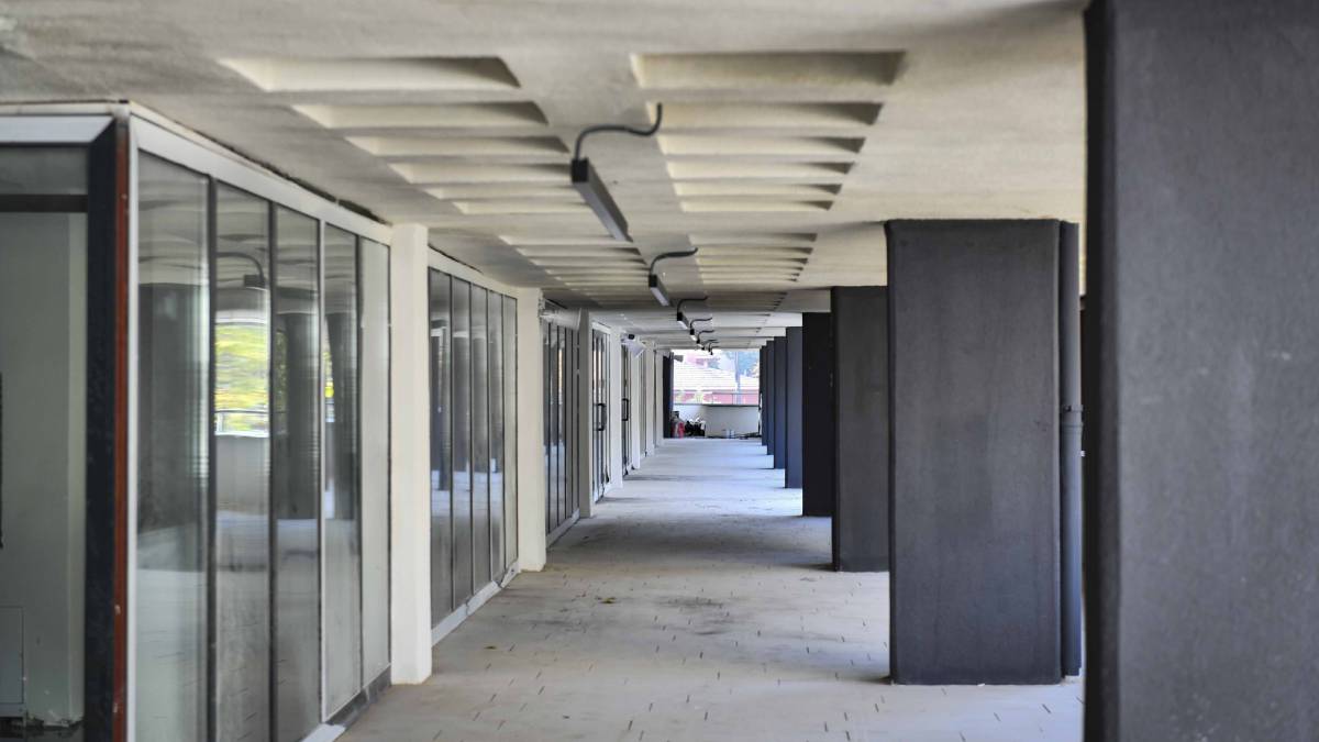 “Esat Semt Hali ve Çarşısı” açılış için gün sayıyor