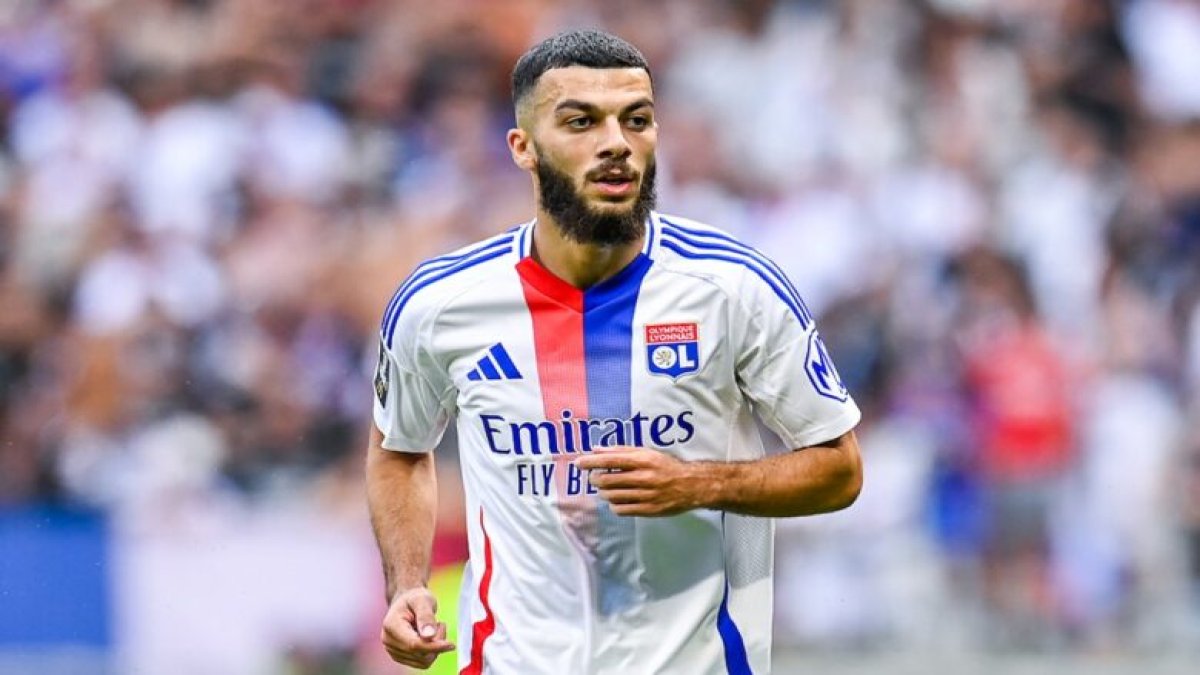 Yıldız futbolcu, silahlı soyguncuların kurbanı oldu