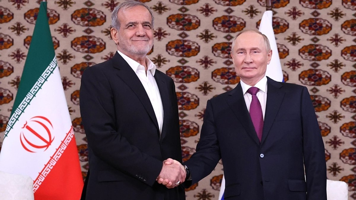 Putin ve Pezeşkiyan, Suriye'deki çatışmayı görüştü