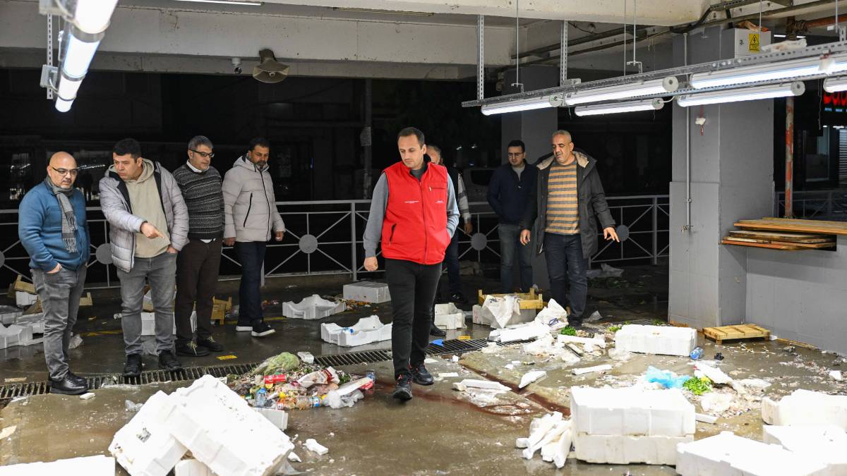 Başkan Eşki’den pazarcıya temizlik ve düzen tepkisi