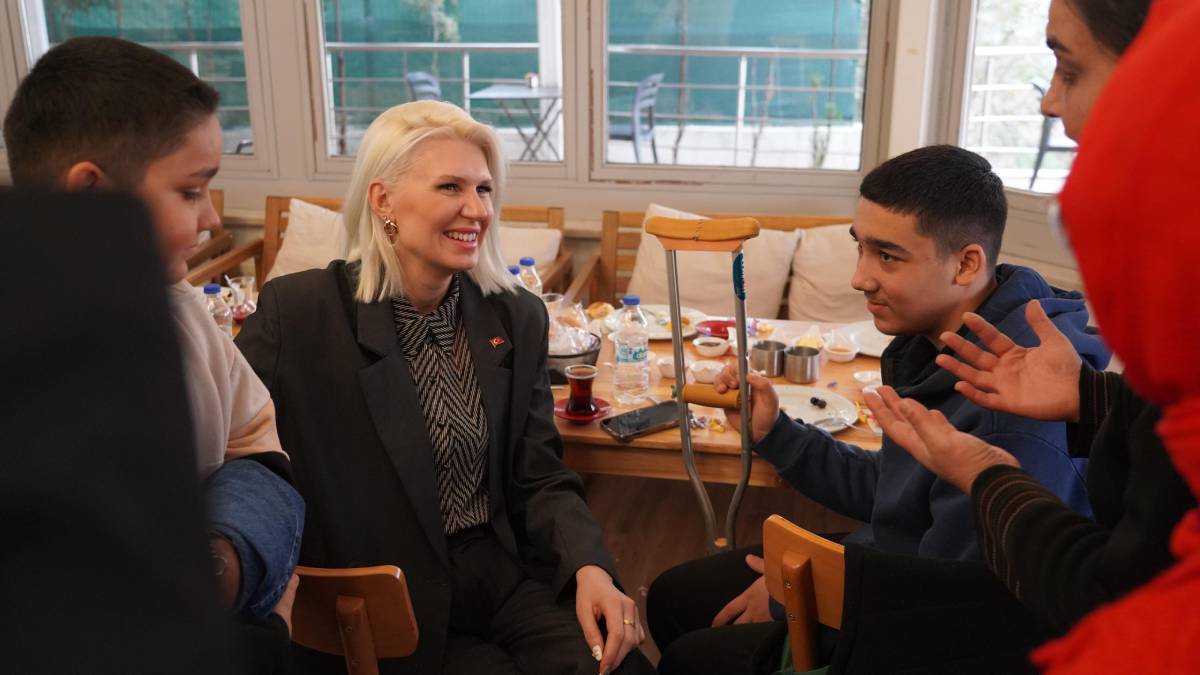 Başkan Subaşı +1 Mutluluk Kafe’de özel bireylerle bir araya geldi