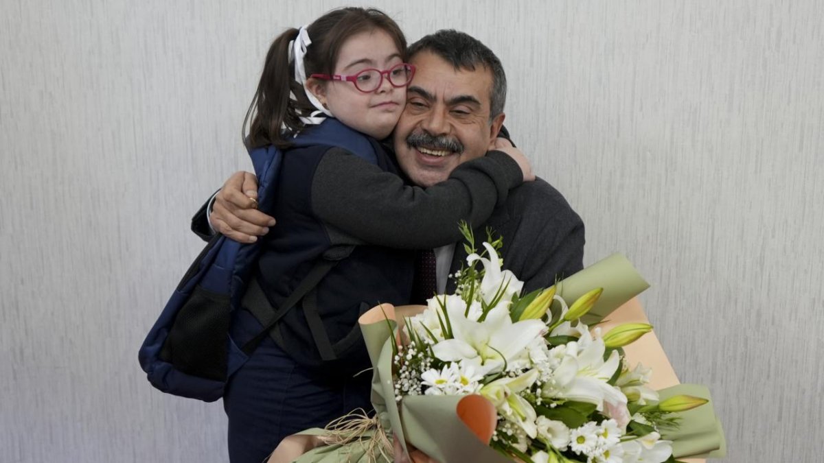 Bakan Tekin: "Özel gereksinimli öğrencilerimizin her birini nadide emanetler olarak kabul ediyoruz"
