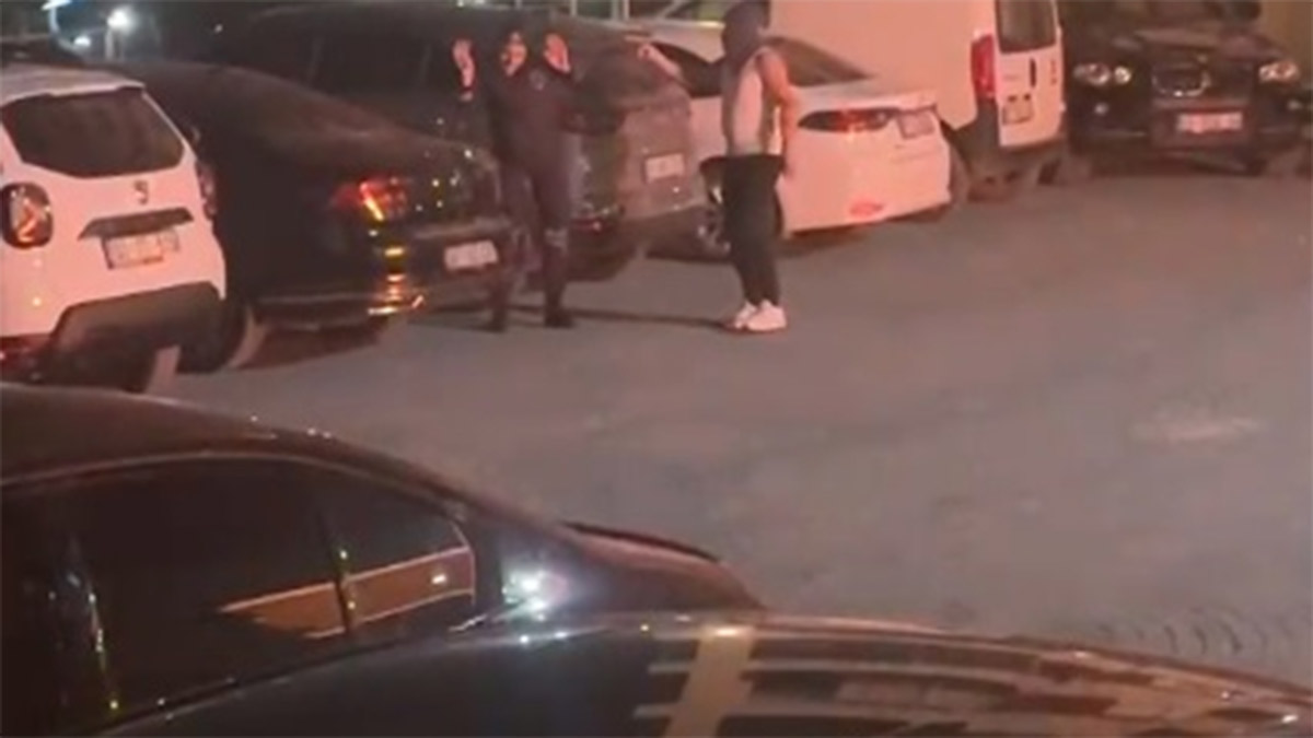 Adana'da lüks sitede maskeli saldırgan dehşeti! Kadın güvenliğin başına silah dayadı