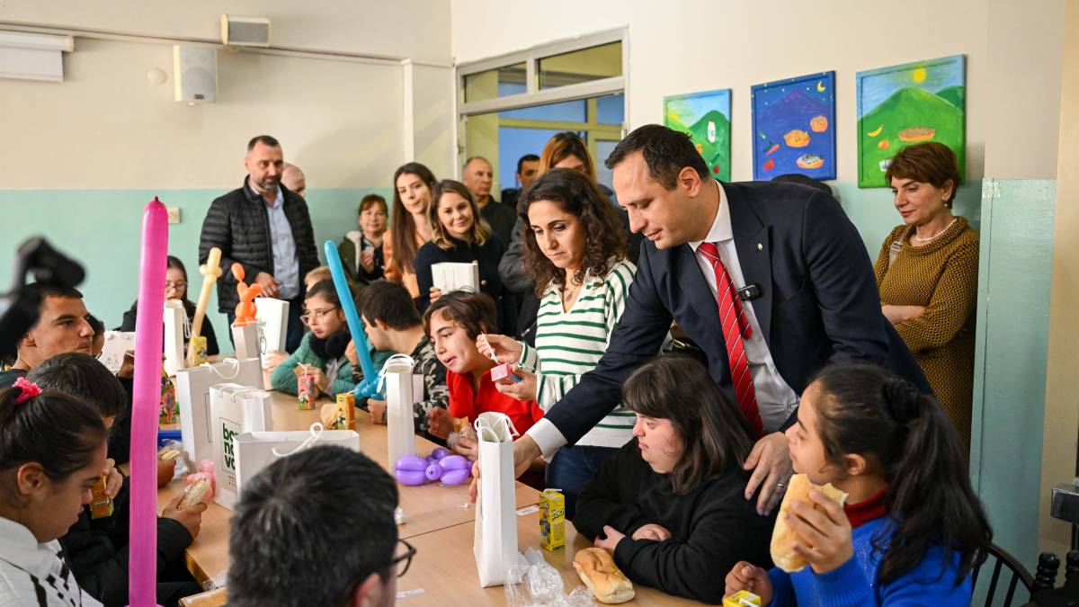 Bornova’da özel çocuklar anlamlı buluşma