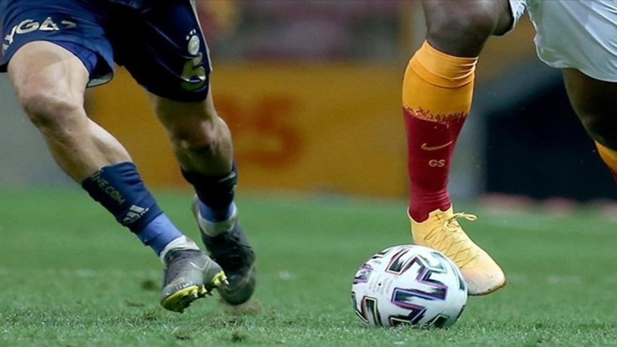 Süper Lig'de şampiyonluk yarışı kızışıyor: Yapay zeka şampiyonu 8 puan farkla açıkladı!