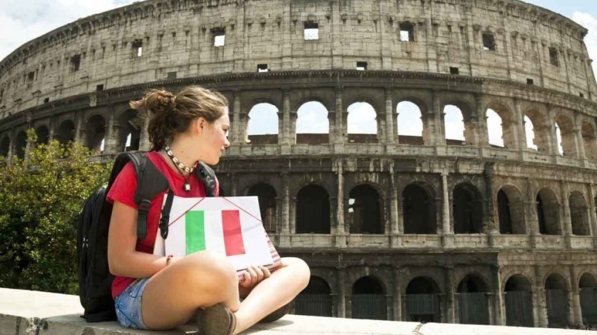 Türk öğrenciler için vize engeli: İtalya'ya eğitim programlarına başvuru yasağı geldi