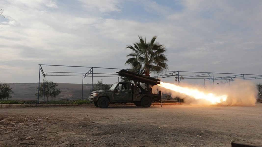 Silahlı gruplar Hama'nın dış mahallelerinde