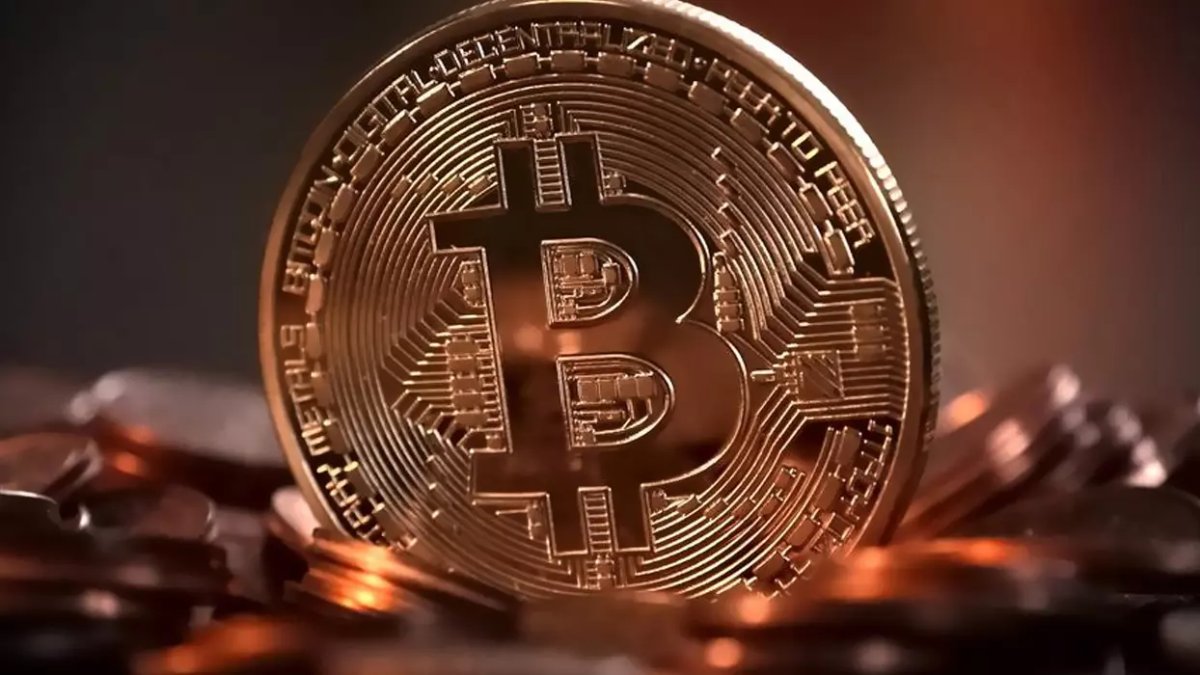 Bitcoin 100 bin doları aştı yeni hedef açıklandı! Parasını katlamak  isteyenler dikkat - KARAR
