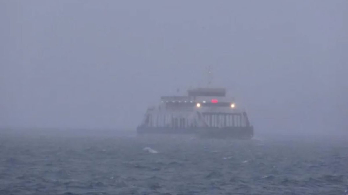 Gökçeada ile Bozcaada feribot seferleri iptal edildi