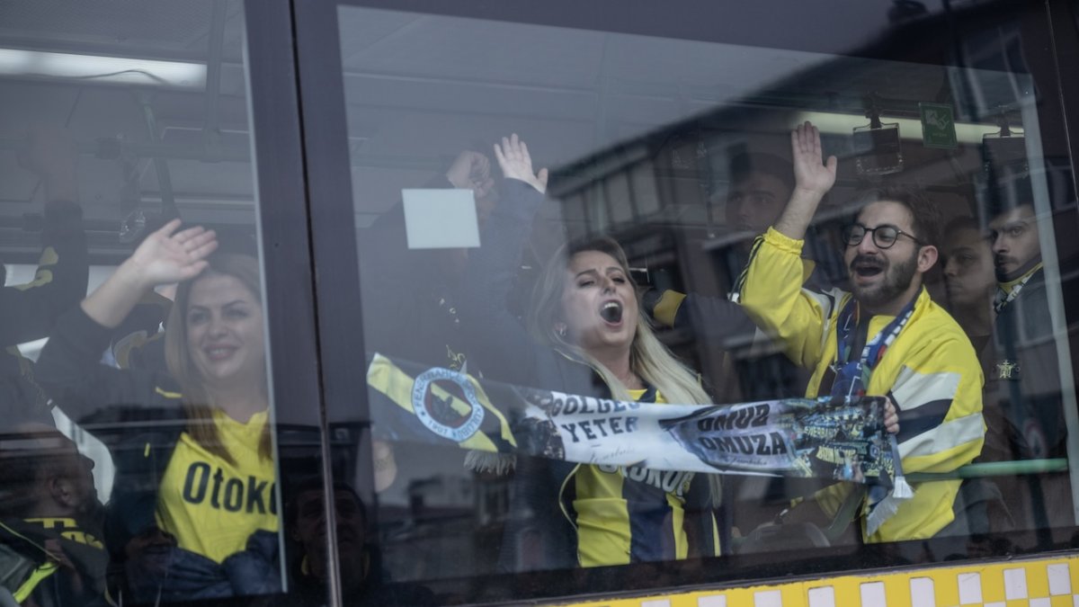 Fenerbahçeli taraftarlar derbi için yola çıktı 26 otobüsle geliyorlar
