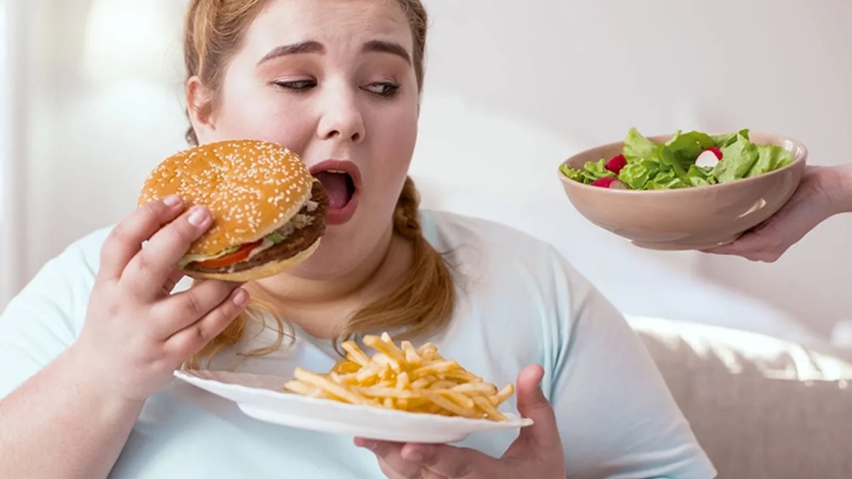 Uzmanlardan uyarı: Gençlerde fast food tüketimi obeziteyi artırıyor