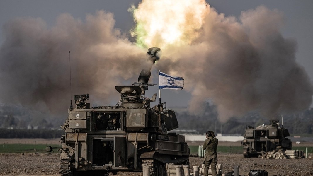 İsrail, bölgedeki kargaşayı fırsat bildi: Suriye sınırındaki tampon bölgeye girdi