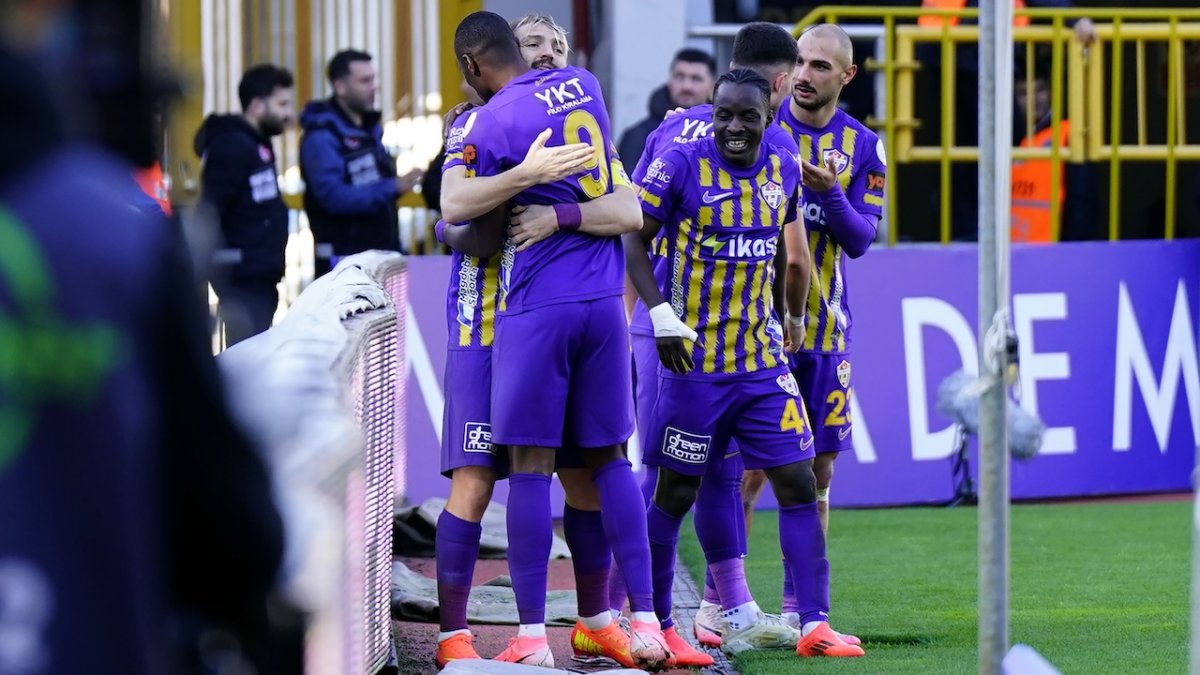 Eyüpspor ikinci yarı açıldı! Arda Turan'ın takımından Samsunspor'a farklı tarife