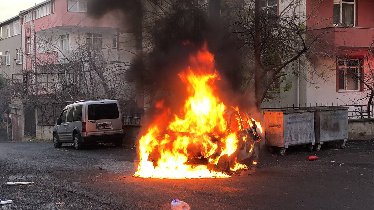 Tekirdağ’da LPG’li otomobil alev topuna döndü! Patlama anı kamerada