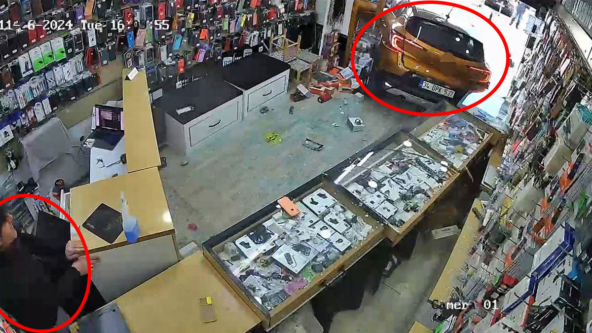 Arabasıyla dükkana sürpriz bir giriş yaptı! Panik anları kamerada