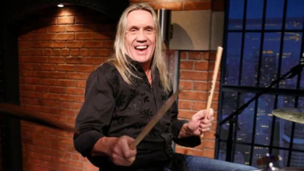 Iron Maiden'ın bateristi Nicko McBrain emekliye ayrıldı
