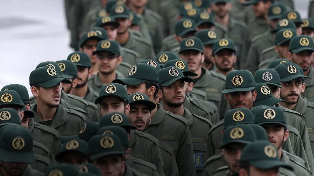 İran'dan rejim sonrası açıklaması: Suriye'de silahlı gücümüz kalmadı