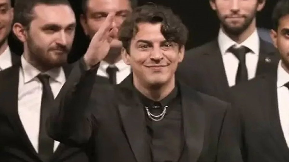 Norm Ender’in “Parla” marşı Milli Eğitim müfredatına giriyor