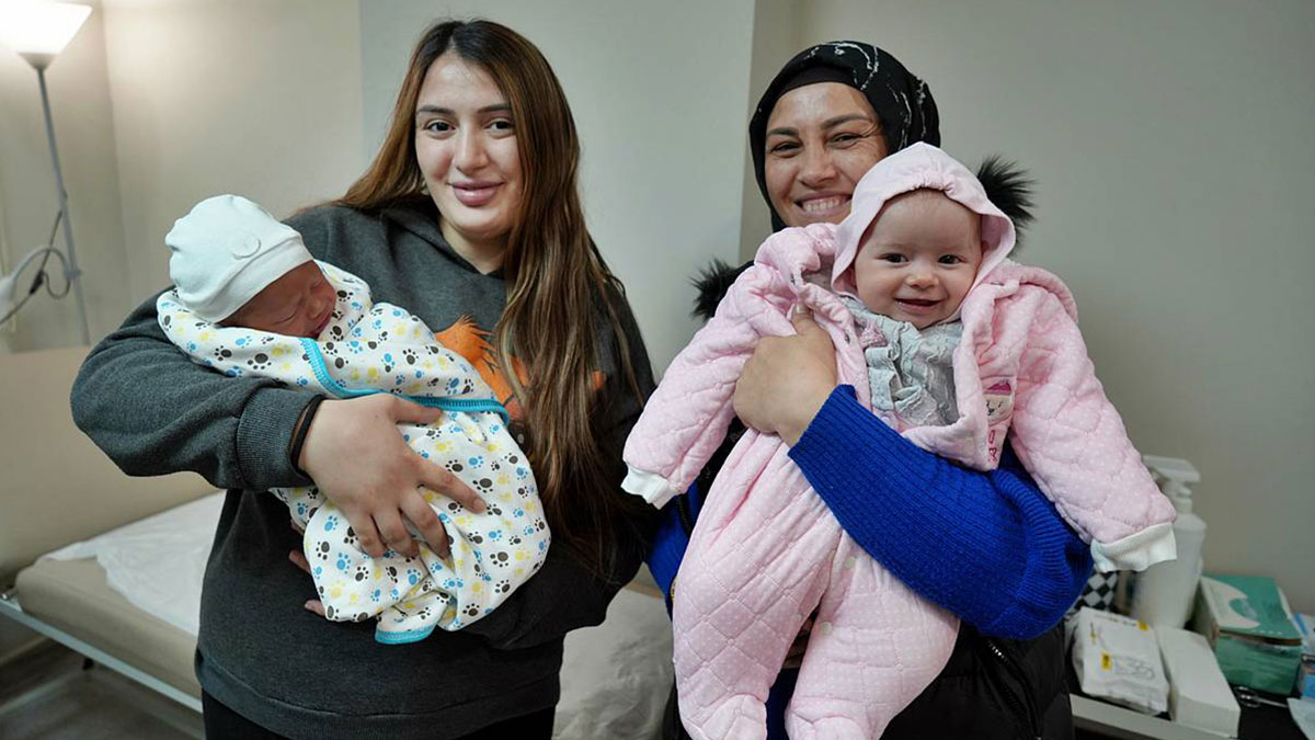 Doktor da şaştı kaldı: Anne ile kızı, art arda doğum yaptı! 'Meslek hayatımda böylesiyle karşılaşmadım'