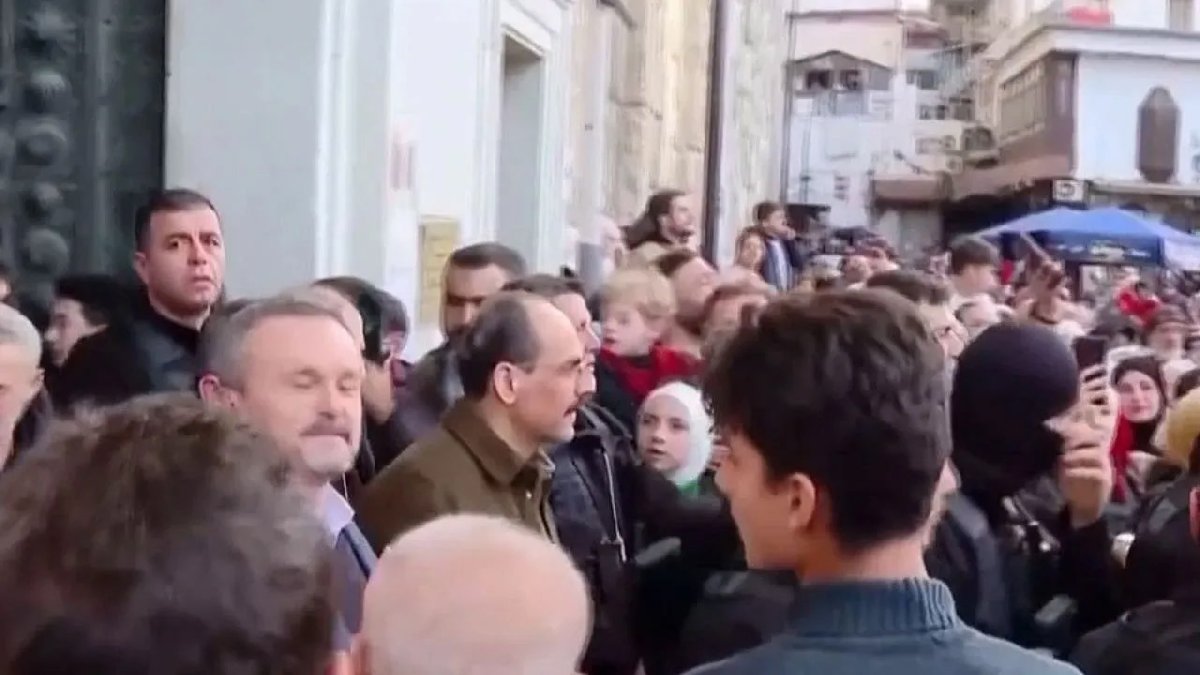 MİT Başkanı Kalın Şam'da: Emevi Camii'nde namaz kıldı