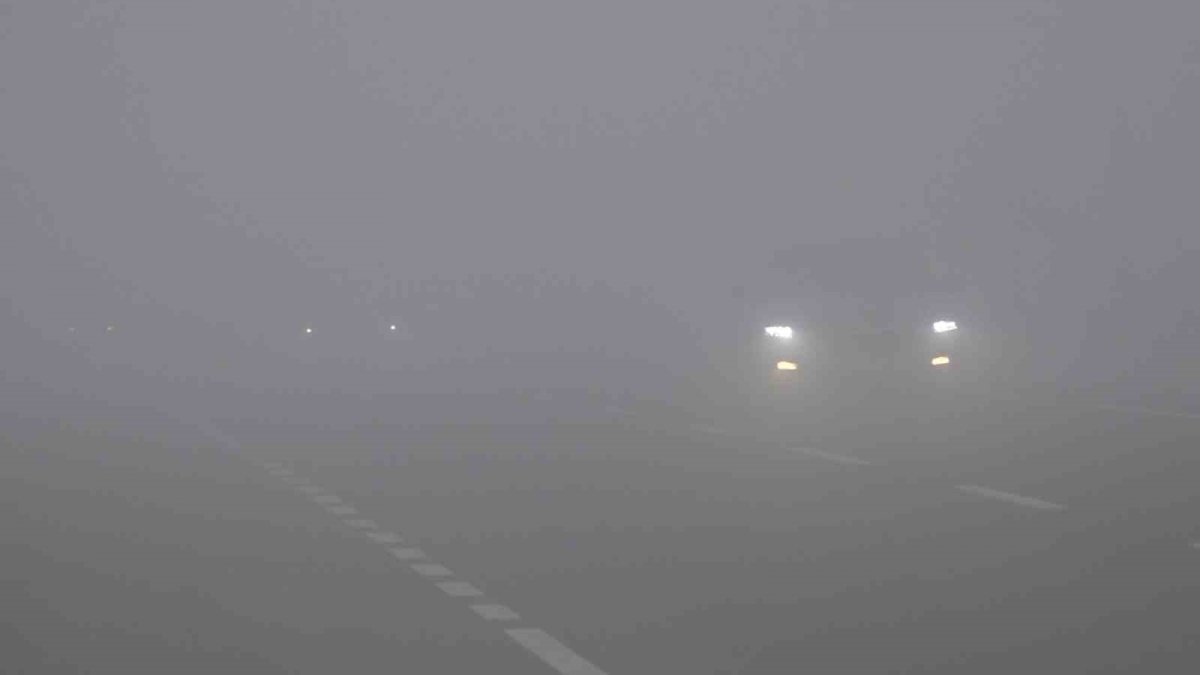 Yola çıkacaklar dikkat! O yolda görüş mesafesi 10 metreye kadar düştü