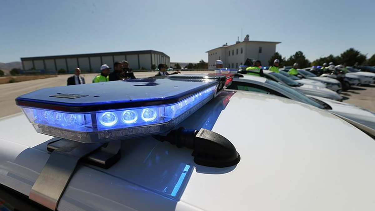 1 haftada 2 milyondan fazla araç denetlendi: 89 aracın yetkisiz çakar kullandığı tespit edildi