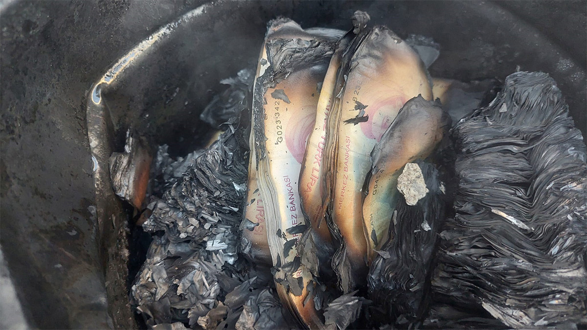 Karaman'da iş yerinde yangın! 1 milyon TL kül oldu